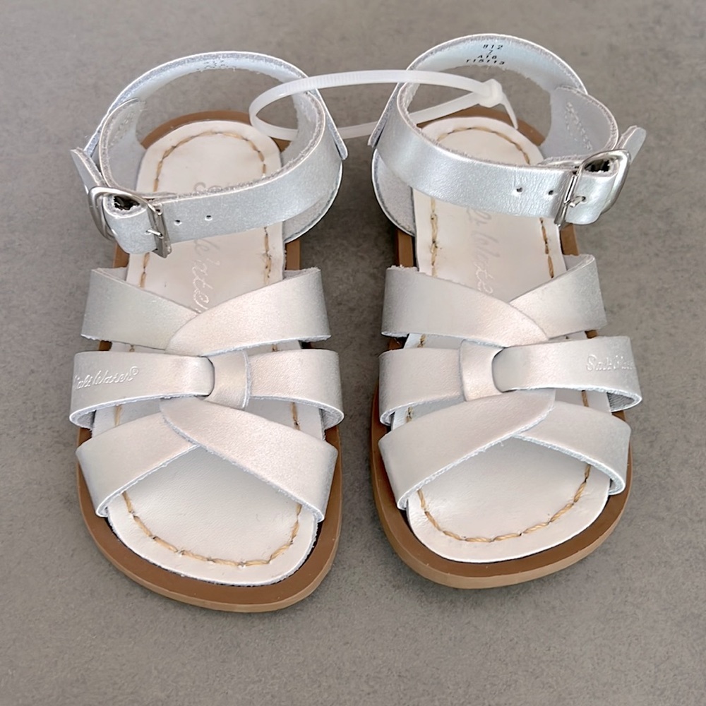 NEW Salt Water Sandals By Hoy Original Sandals Girls Walker Size 7 - Silver